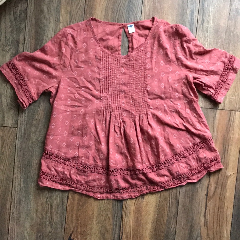 Old Navy medium shirt with crochet details